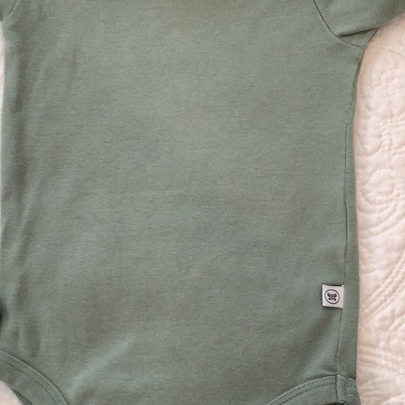 The Honest Company Set of 3 Onesies, Size 12 Mos. - Picture 7 of 8